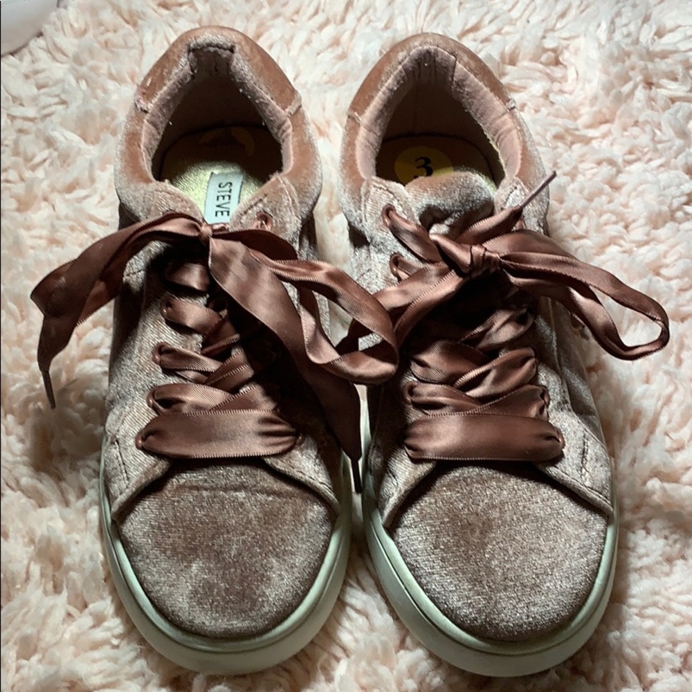 Velvet Steve Madden sneakers
